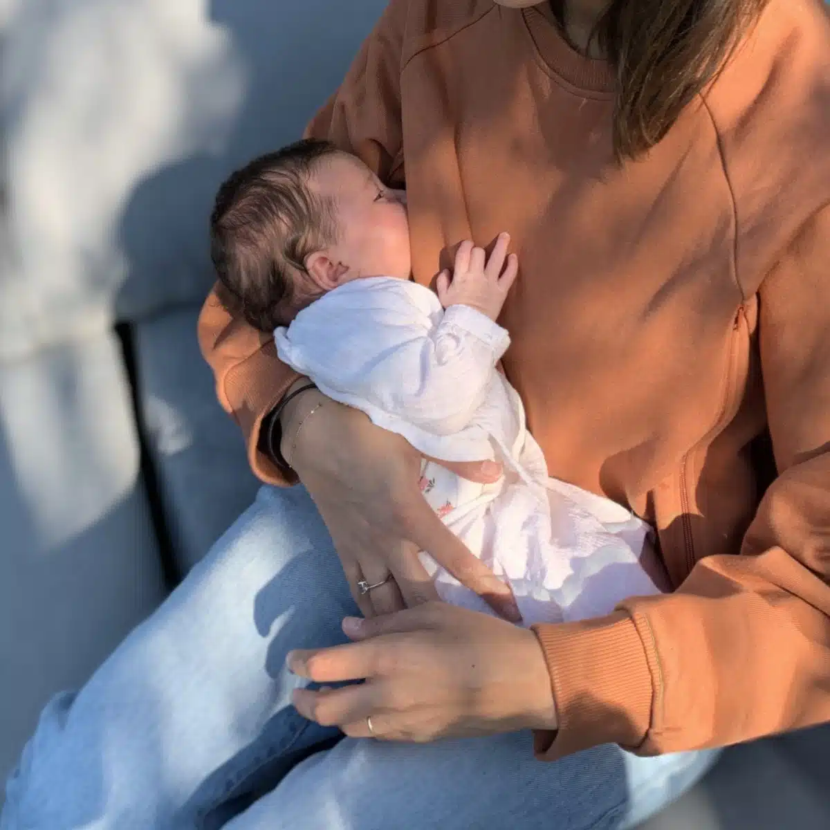 Vêtements pour femme enceinte : le guide stylé et pratique de la grossesse au post-partum